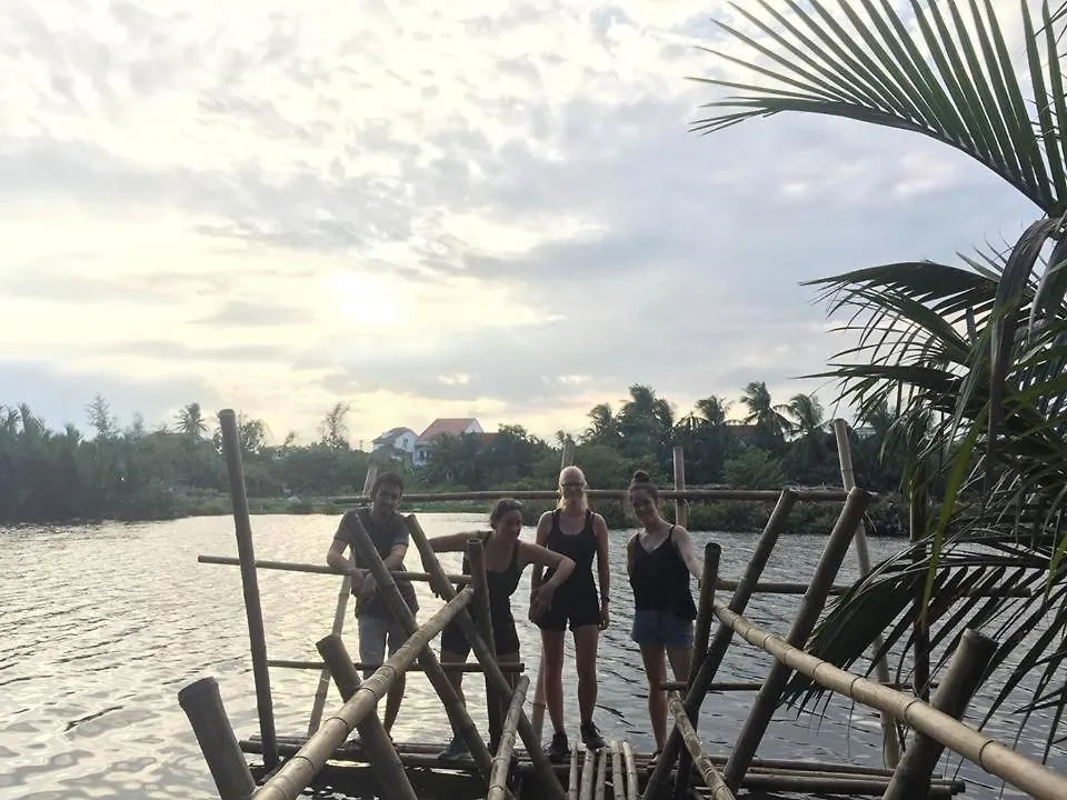 Backhome Hostel & Bar Hoi An