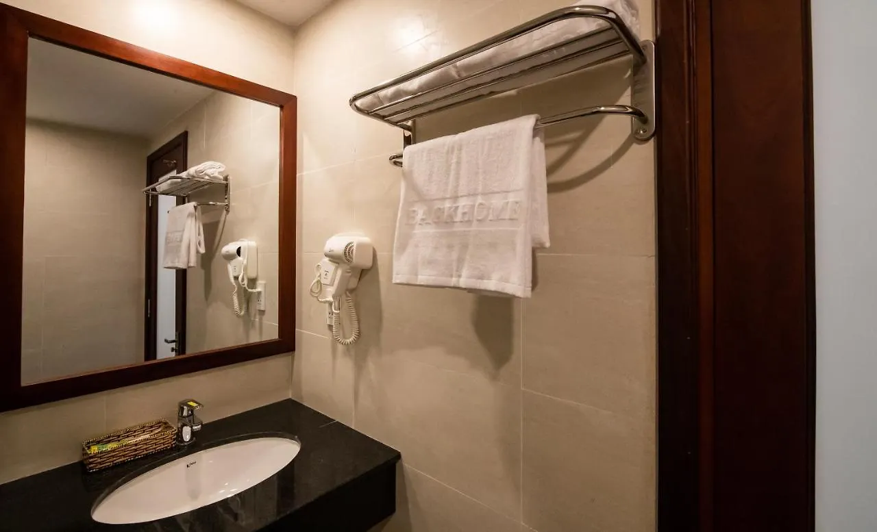 Backhome Hostel & Bar Hoi An