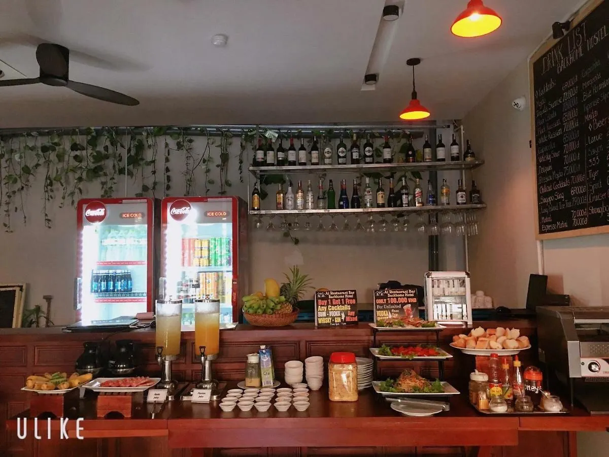 Backhome Hostel & Bar Hoi An